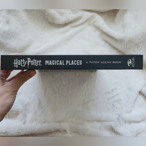 Harry Potter: Magical Places: A Paper Scene Book - Picture 3 of 9